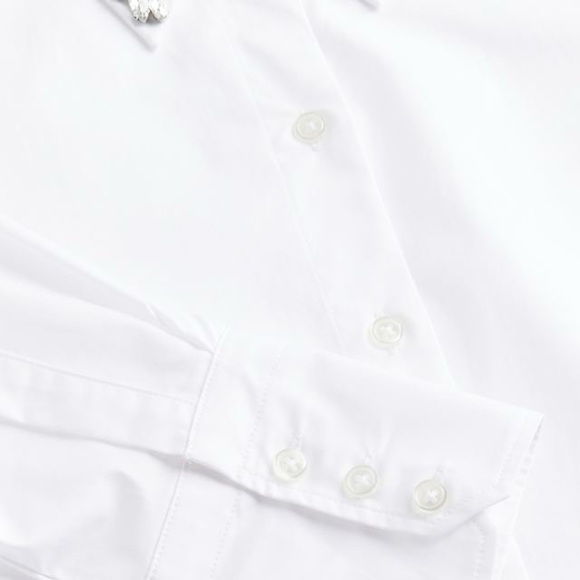 H&M Long-sleeved, white poplin button down with rhinestone collar. - Picture 2 of 2